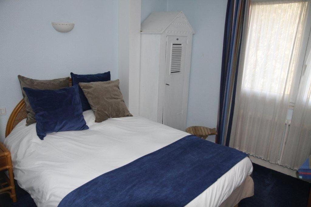 Hotel Le Suroit Perros-Guirec Esterno foto